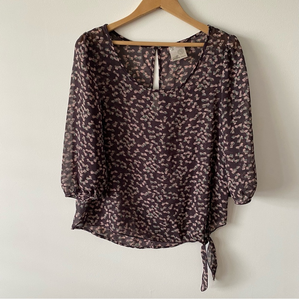 3/$30💚Jella Couture purple bow print sheer keyhole blouse size small medium